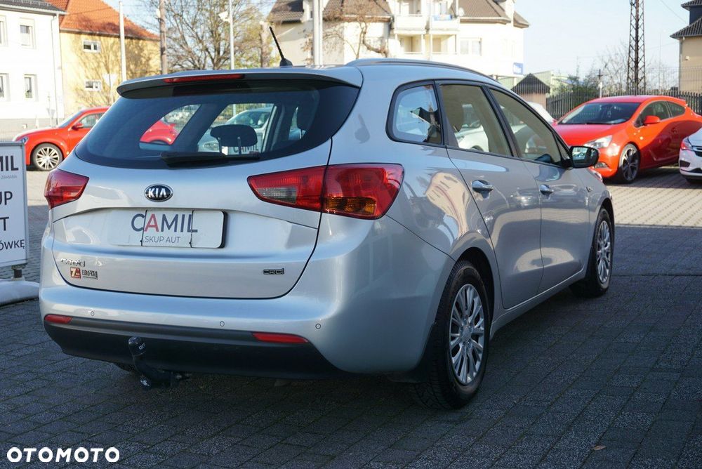 Kia Ceed - 4