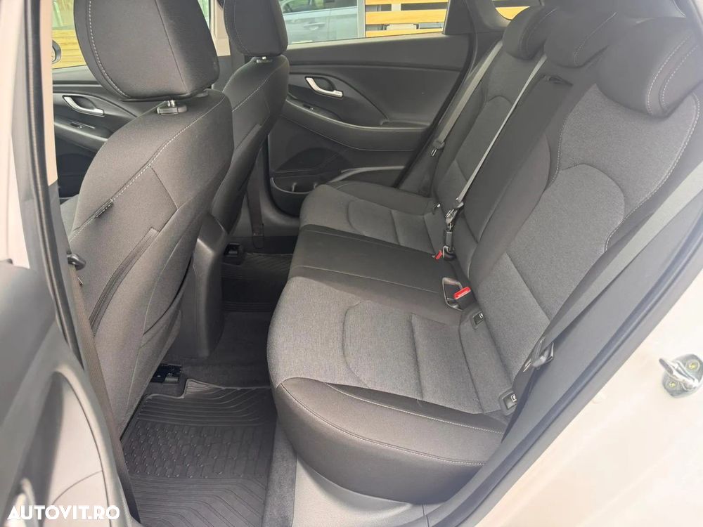 Hyundai i30 1.5 110CP M/T Highway - 11
