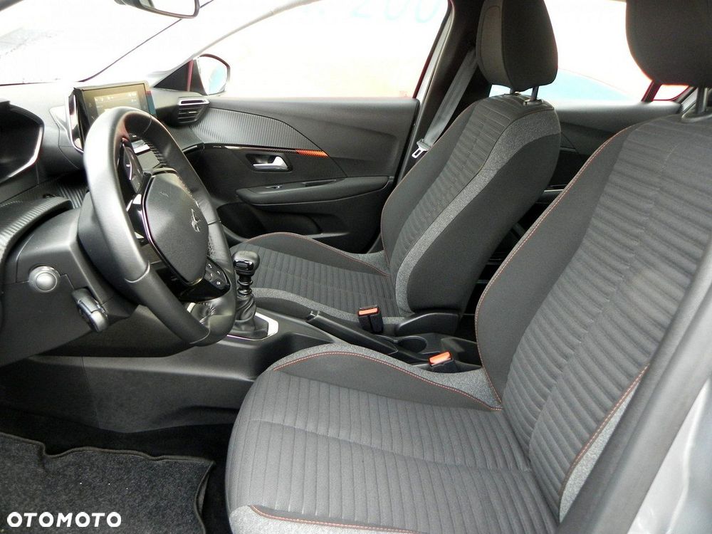 Peugeot 208 - 7