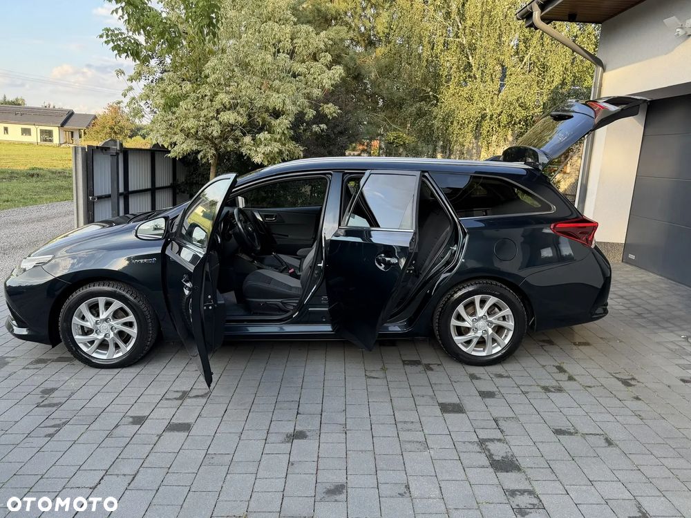Toyota Auris - 16
