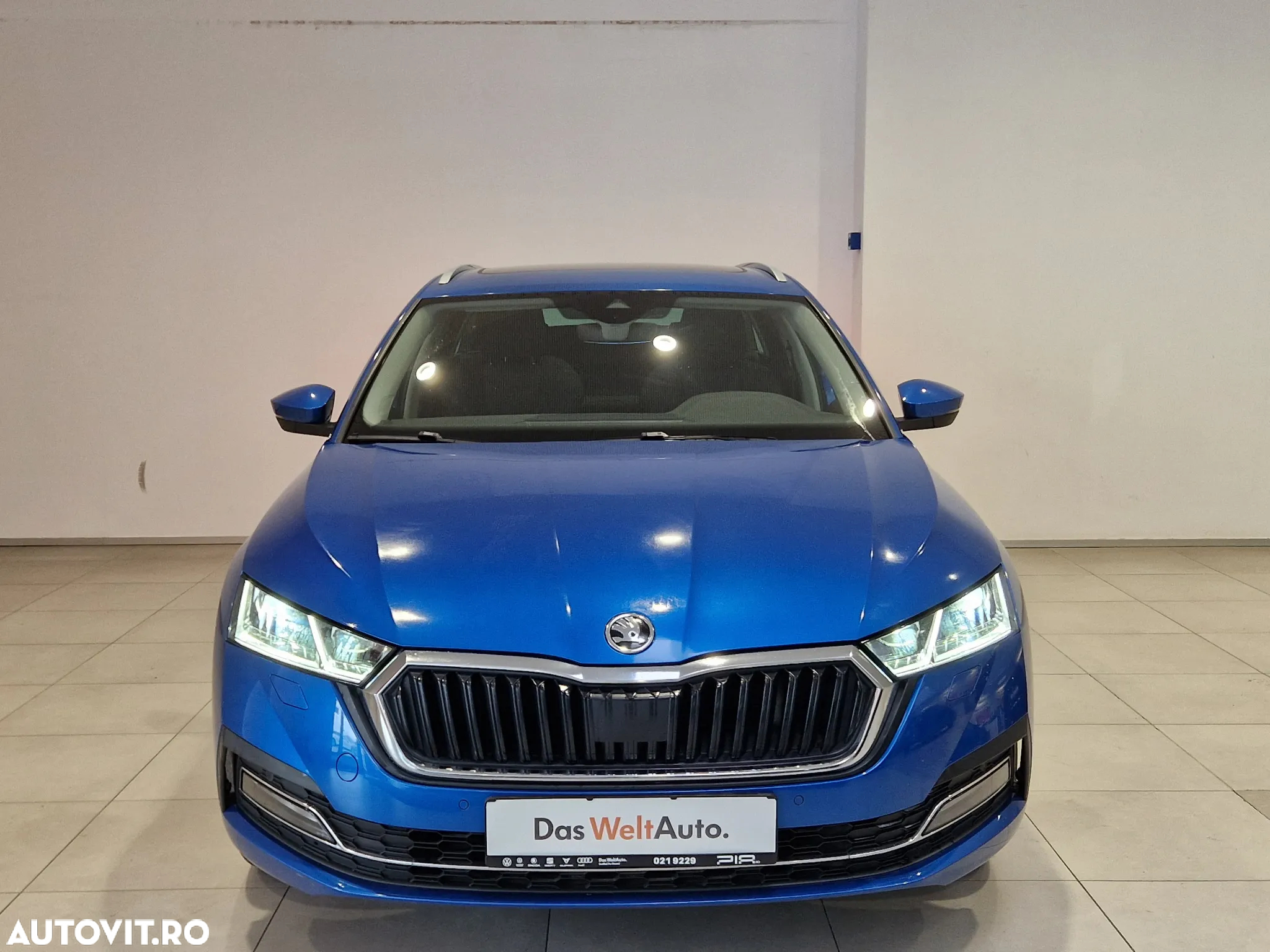 Skoda Octavia Combi 2.0 TDI DSG Style - 4
