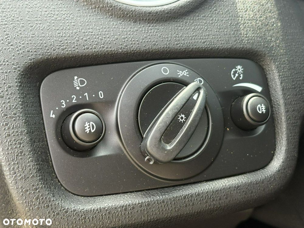 Ford Fiesta 1.0 Silver X (Trend) EU6 - 26