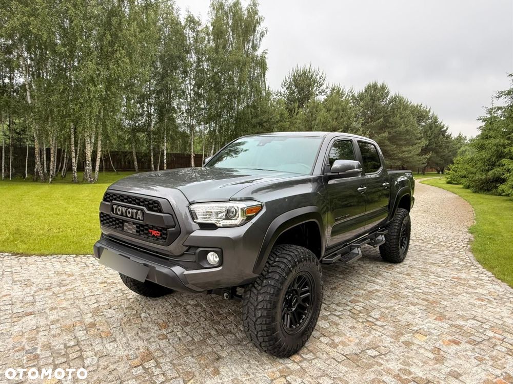 Toyota Tacoma - 3
