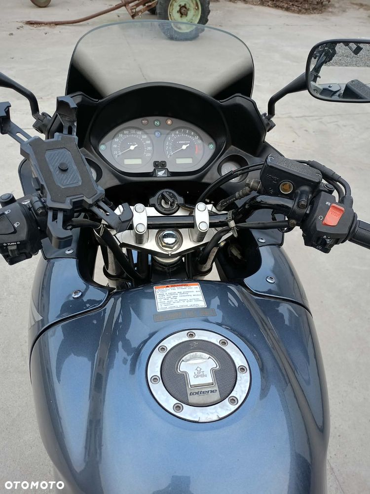 Honda CBF - 8