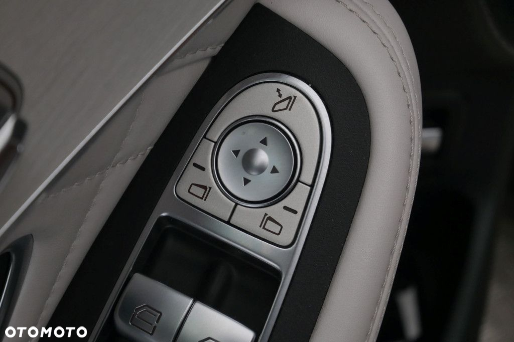 Mercedes-Benz GLC - 38