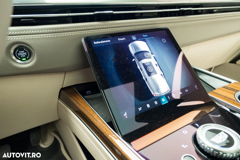 Cadillac Escalade - 32