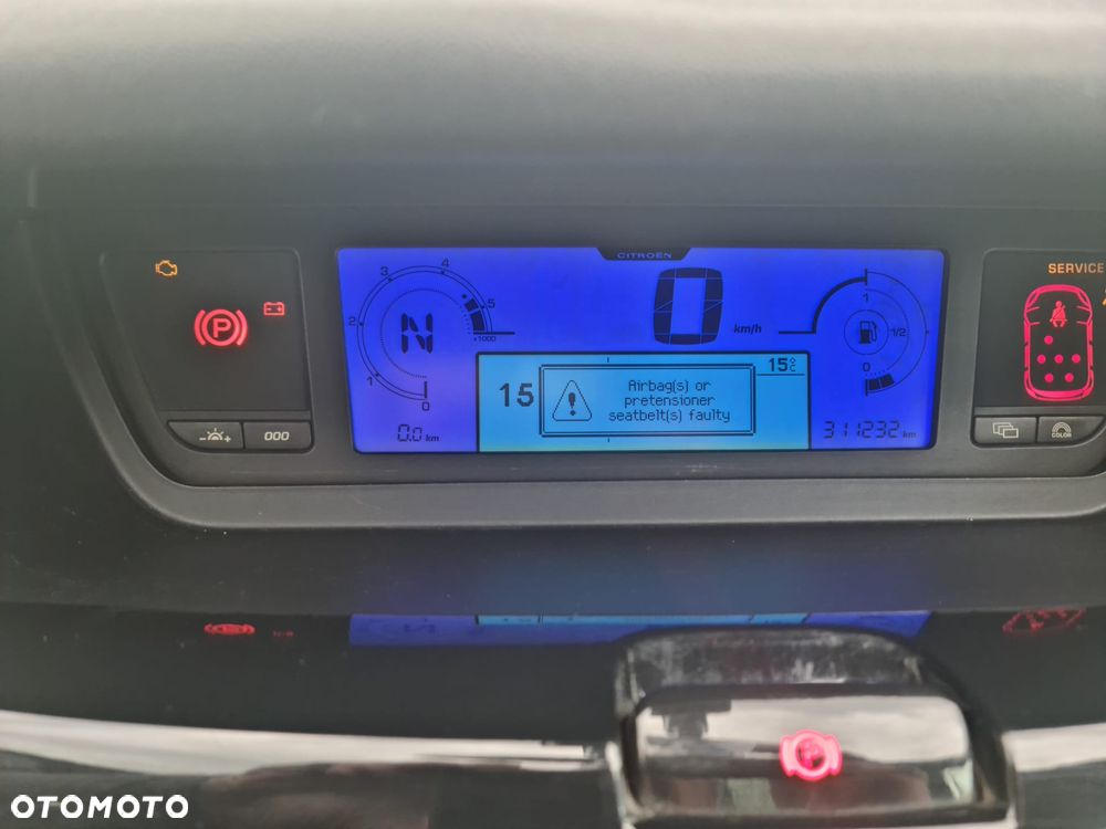 Citroën C4 2.0 HDi FAP Exclusive - 4