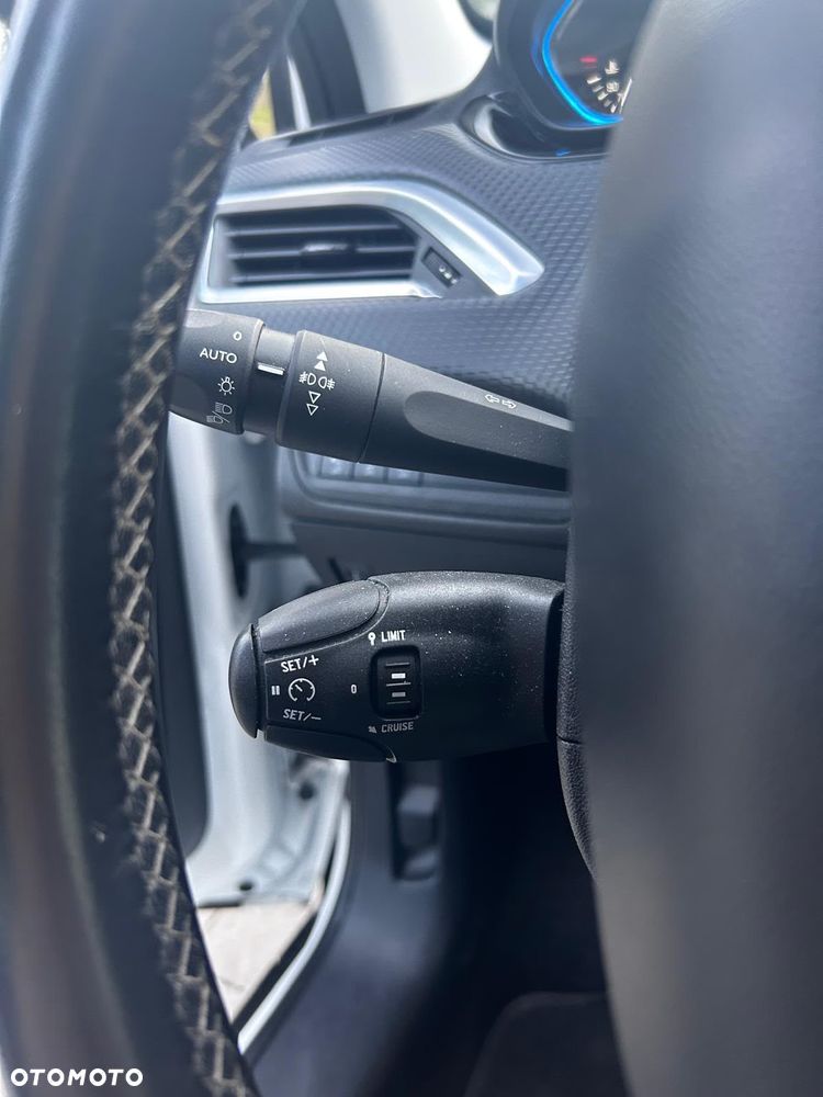 Peugeot 2008 Blue-HDi FAP 100 STOP & START Style - 13
