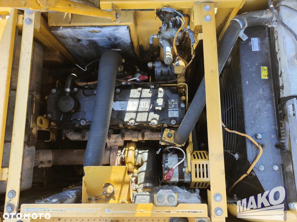 Caterpillar 328D - 26