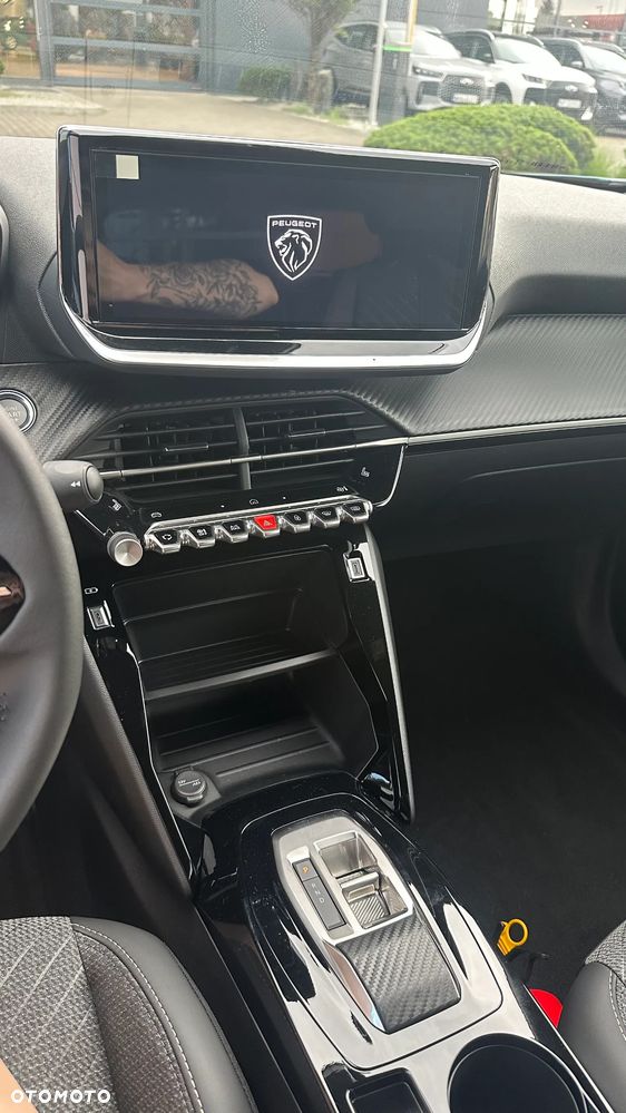 Peugeot 2008 PureTech mHEV Allure e-DCS6 - 13
