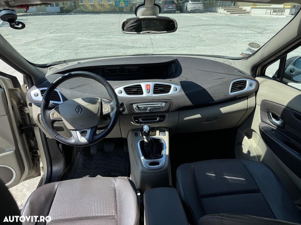 Renault Scenic 1.9dCi Privilege - 12