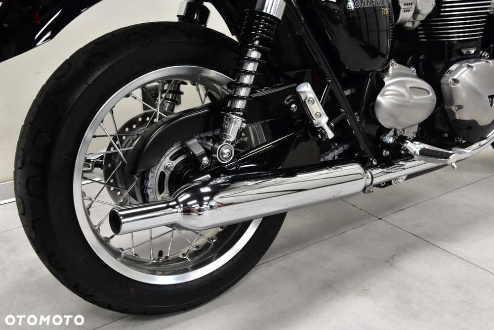 Triumph Bonneville - 36