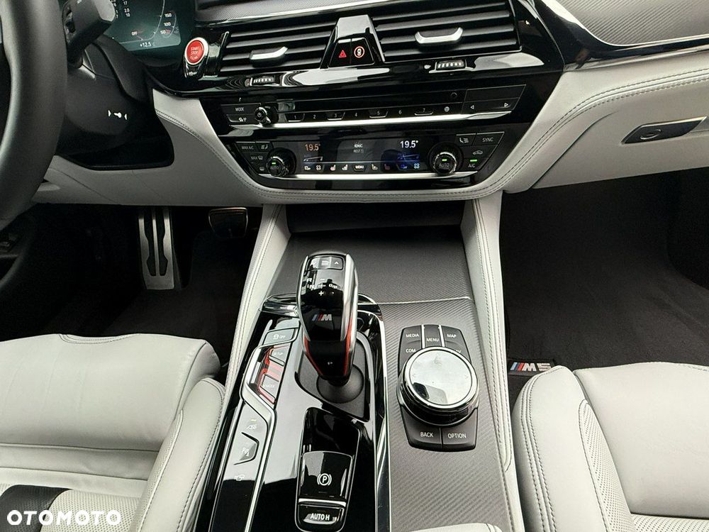 BMW M5 Competition - 24