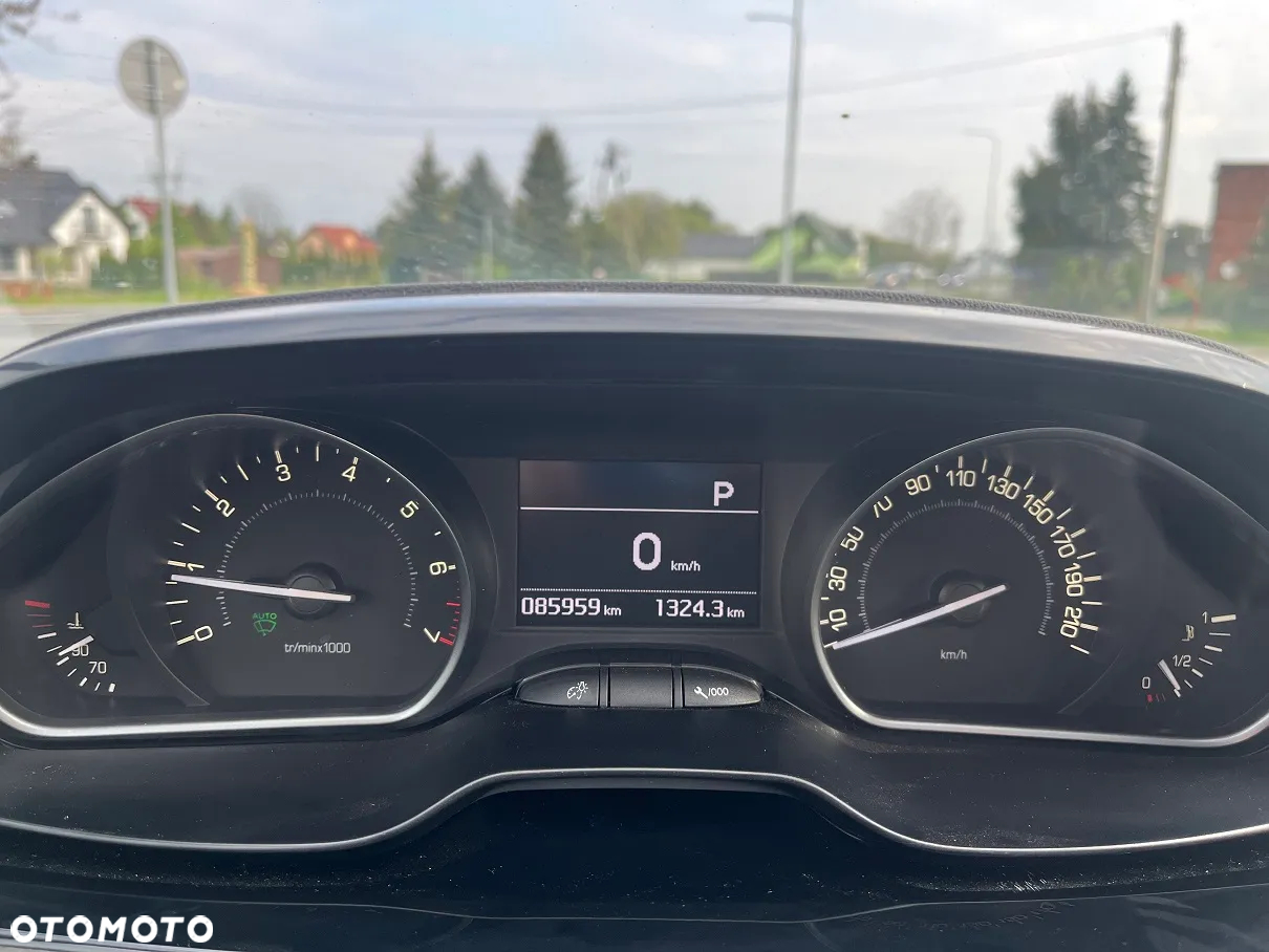Peugeot 208 1.2 PureTech GPF Allure S&S EAT6 - 15