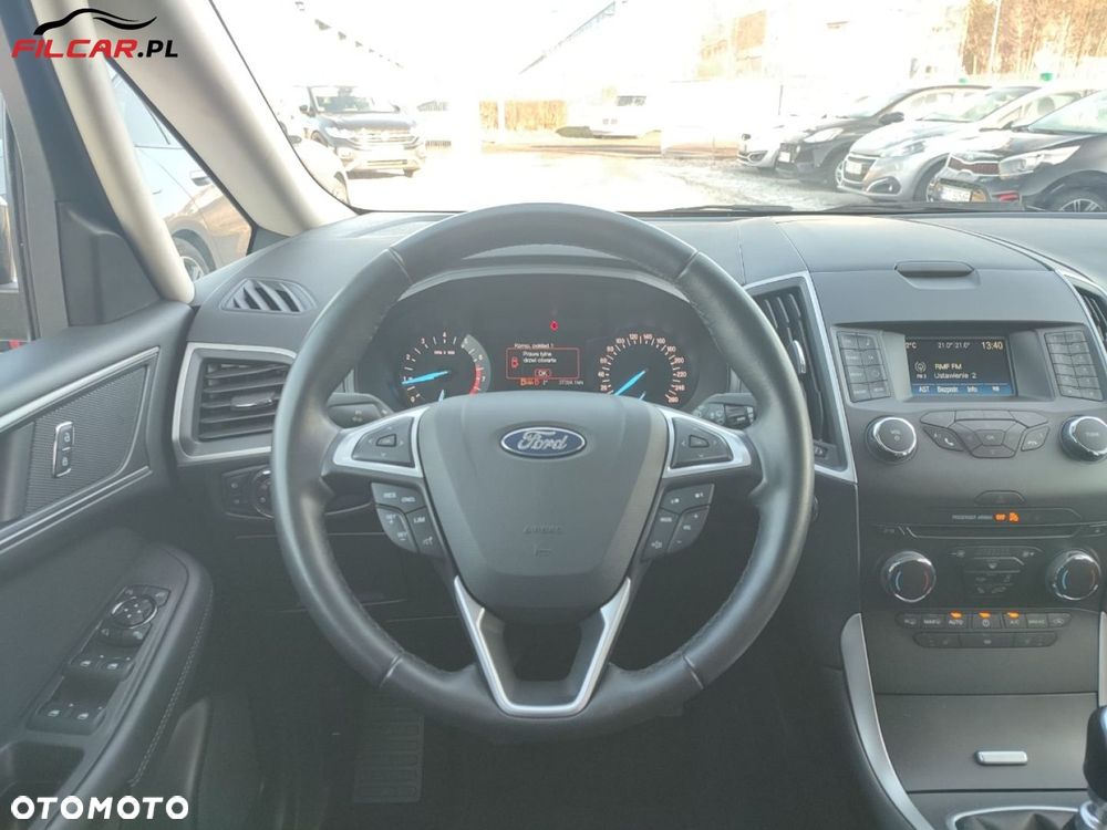 Ford S-Max - 12