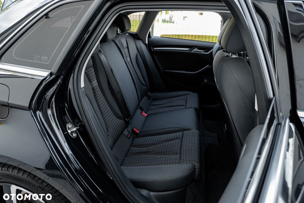 Audi A3 Sportback 2.0 TDI quattro S tronic design - 19