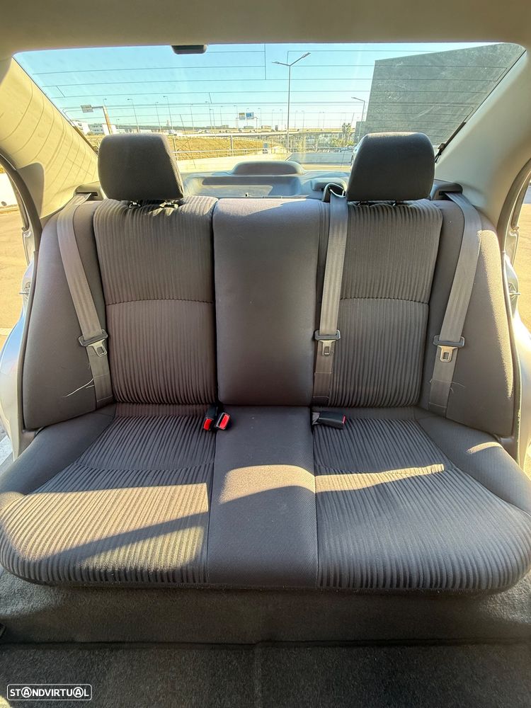 Honda Civic 1.6 ES - 13