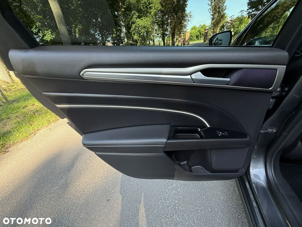 Ford Mondeo - 21