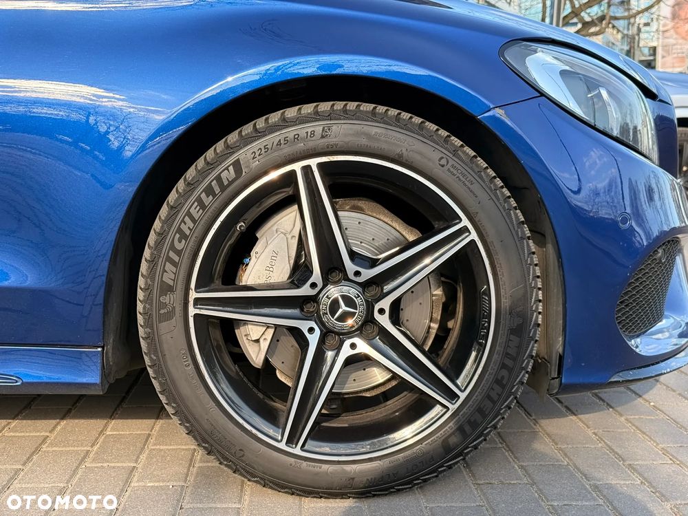 Mercedes-Benz Klasa C 200 4-Matic 9G-TRONIC - 34