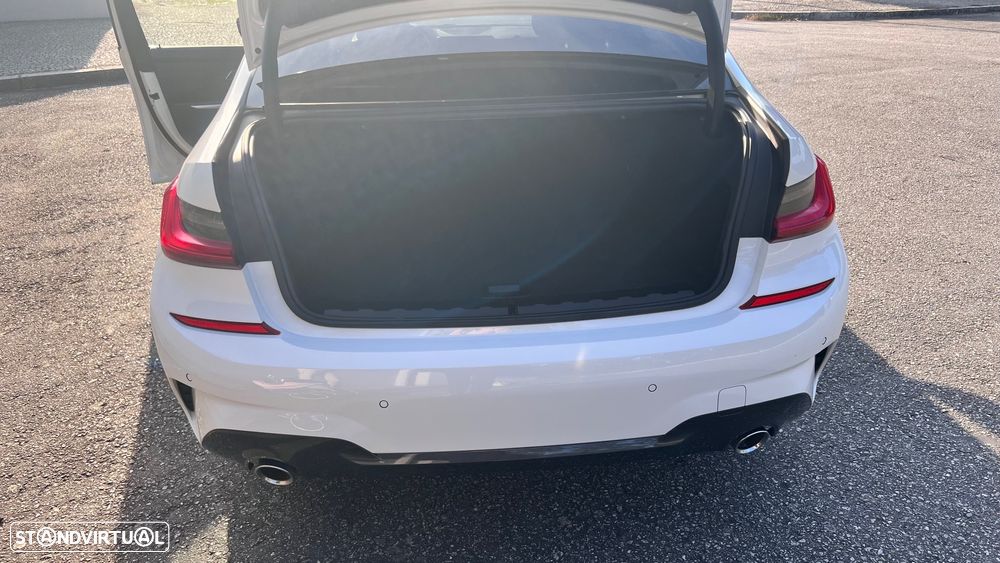 BMW 330 e Touring Pack Desportivo M Pro Auto - 16