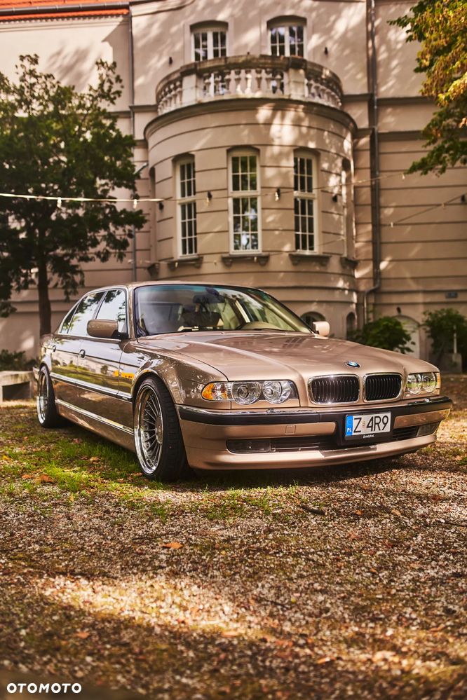 BMW Seria 7 - 12