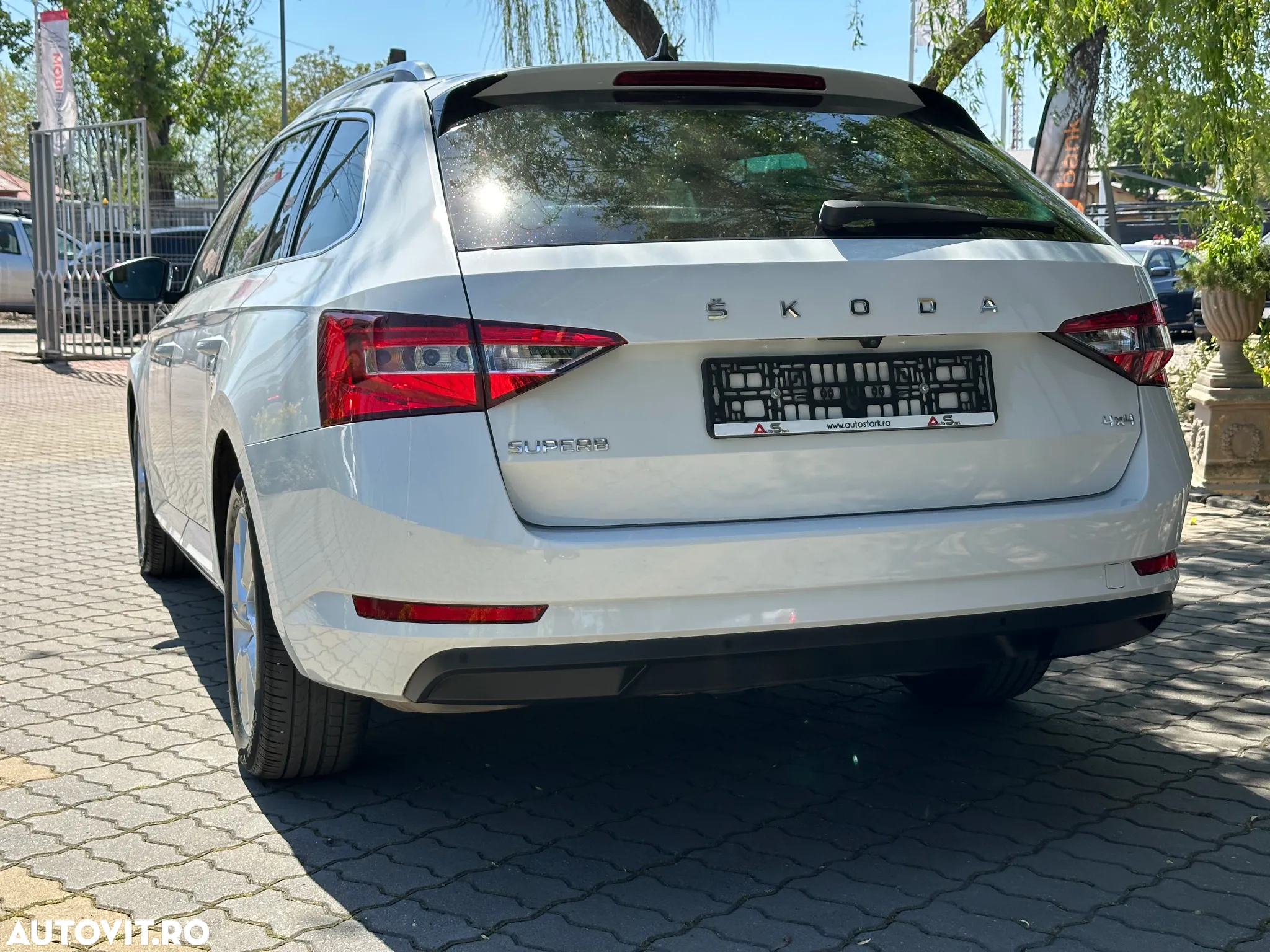 Skoda Superb Combi 2.0 TDI 4x4 DSG Premium Edition - 5