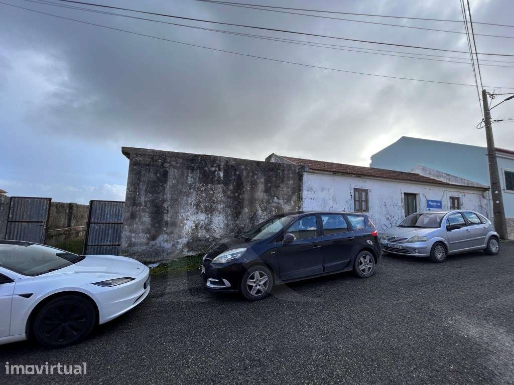 Moradia T3 com projeto aprovado e vista mar na Areia Branca - Grande imagem: 2/21