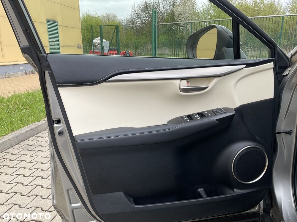 Lexus NX 300 F Impression AWD - 16