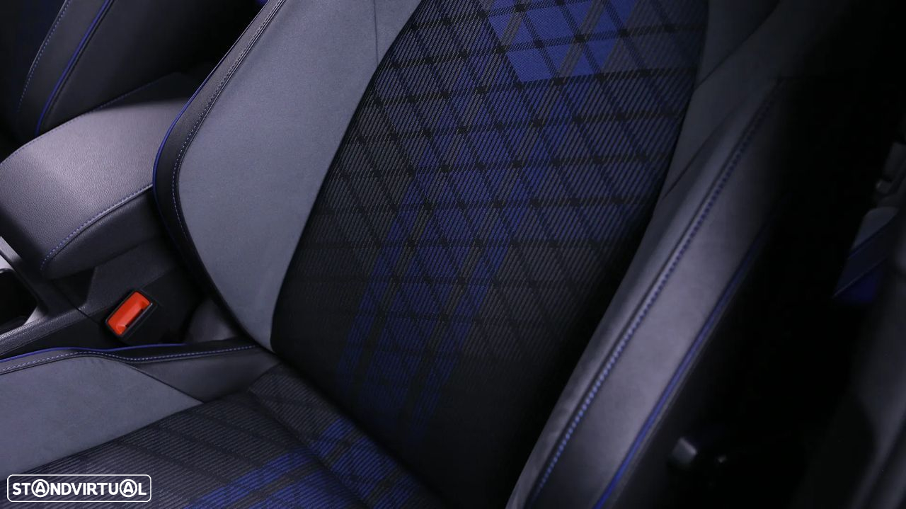 VW Golf 2.0 TSI R DSG - 35