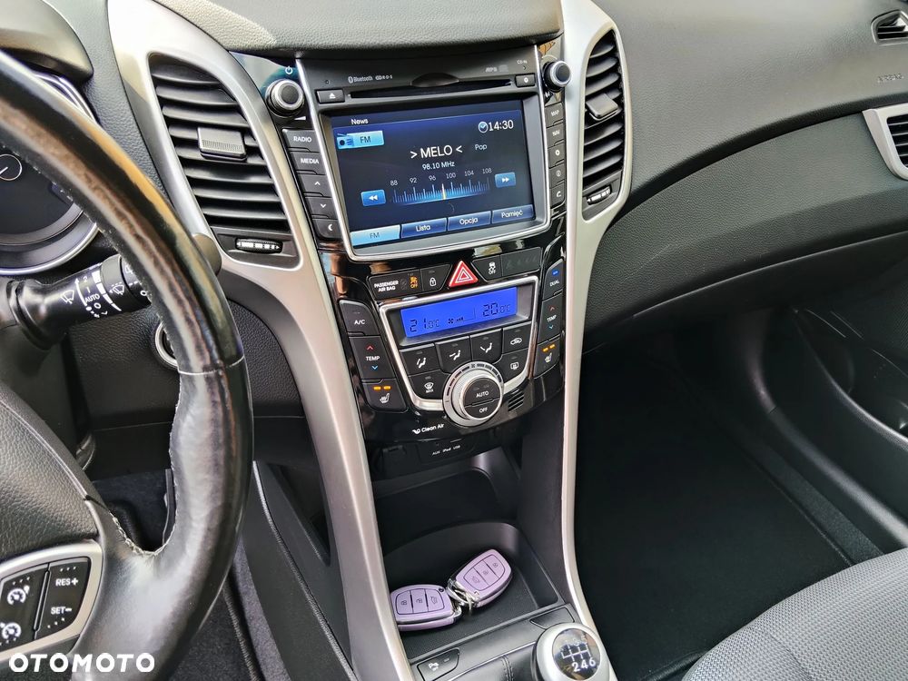 Hyundai i30 blue 1.6 CRDi Premium - 17