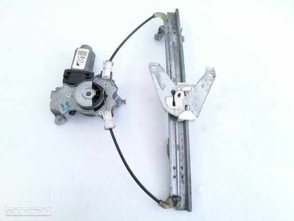 Elevador Tras Esq  Nissan Primera (P12) - 2