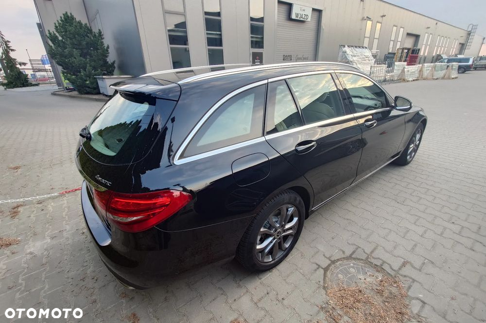 Mercedes-Benz Klasa C 200 4-Matic 9G-TRONIC - 10