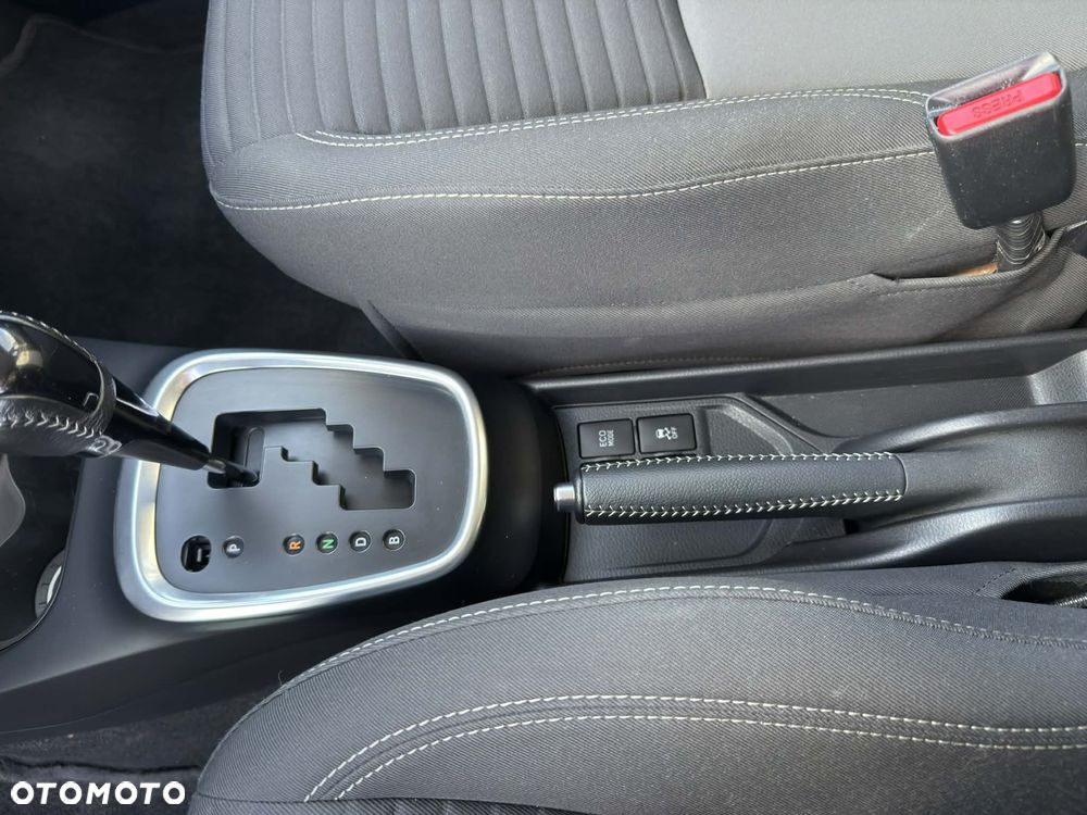 Toyota Yaris Hybrid 100 Premium - 14