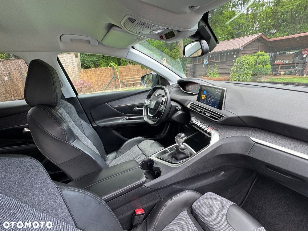 Peugeot 3008 1.2 PureTech Allure - 24