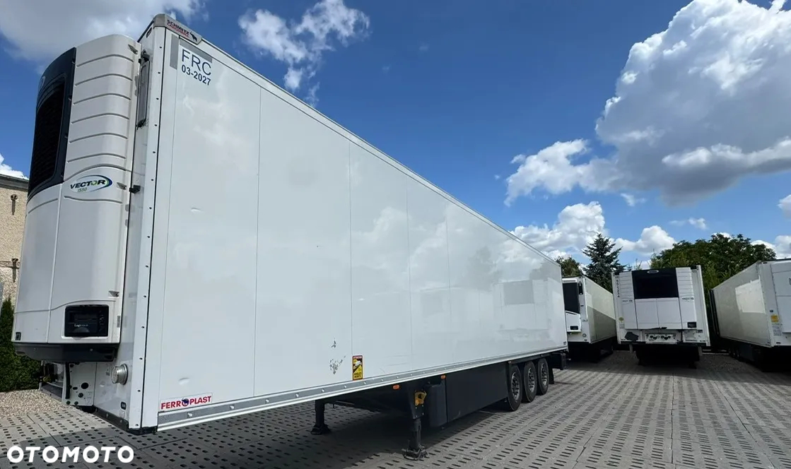 Schmitz Cargobull | 2021 | Gruba ściana | Carrier 1550 - 2