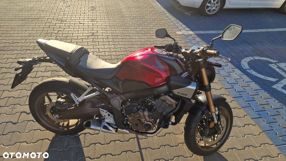 Honda CB - 1