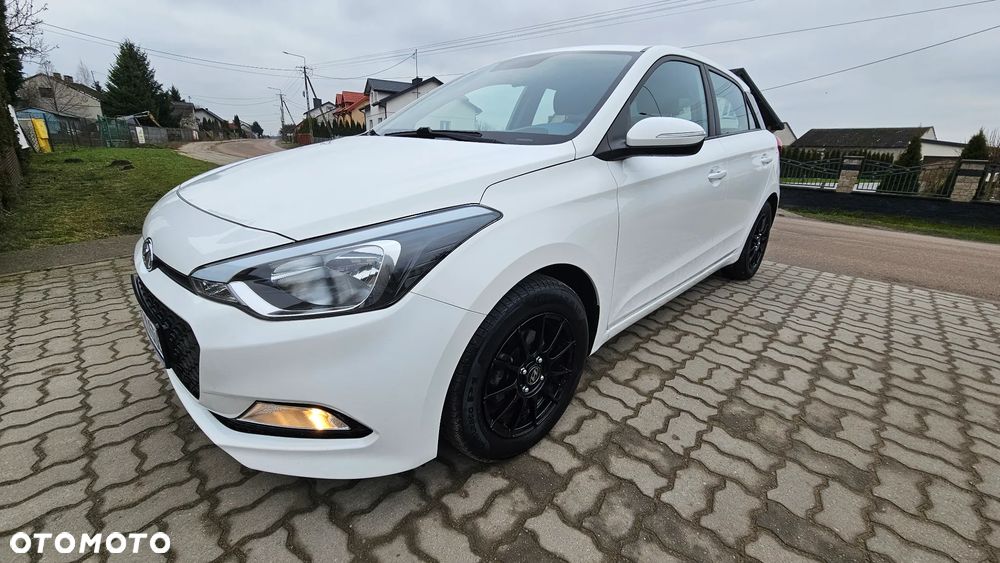 Hyundai i20 1.2 FIFA WM Edition - 27