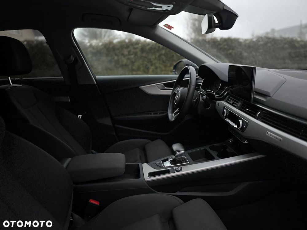 Audi A4 Avant 40 TDI quattro S tronic - 9