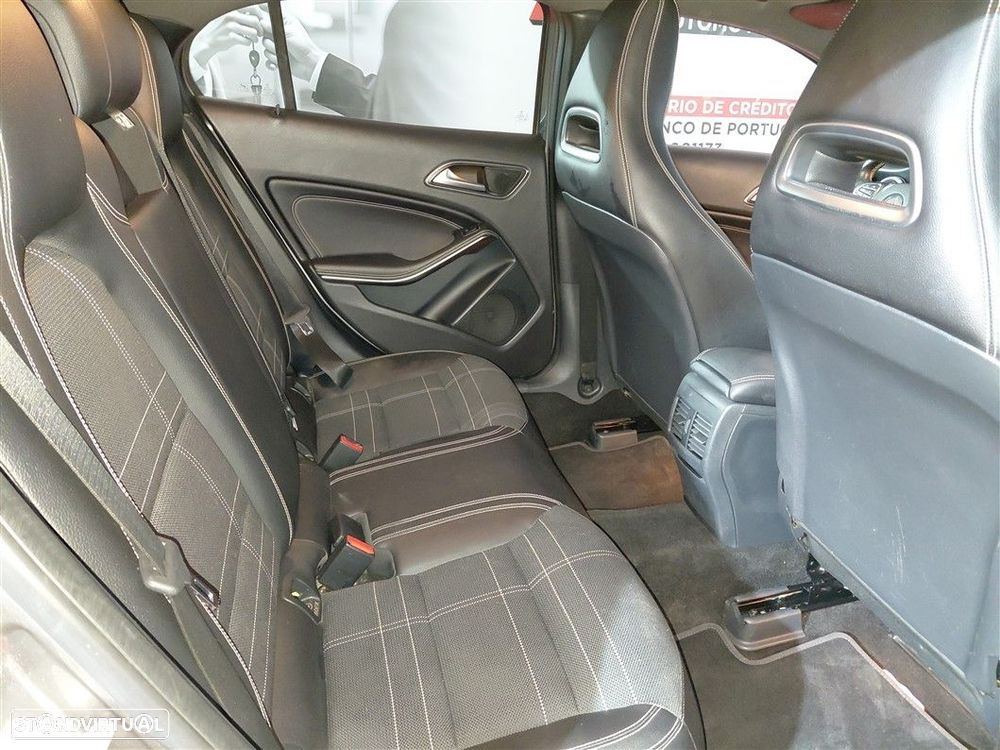 Mercedes-Benz GLA 180 CDi Urban - 11