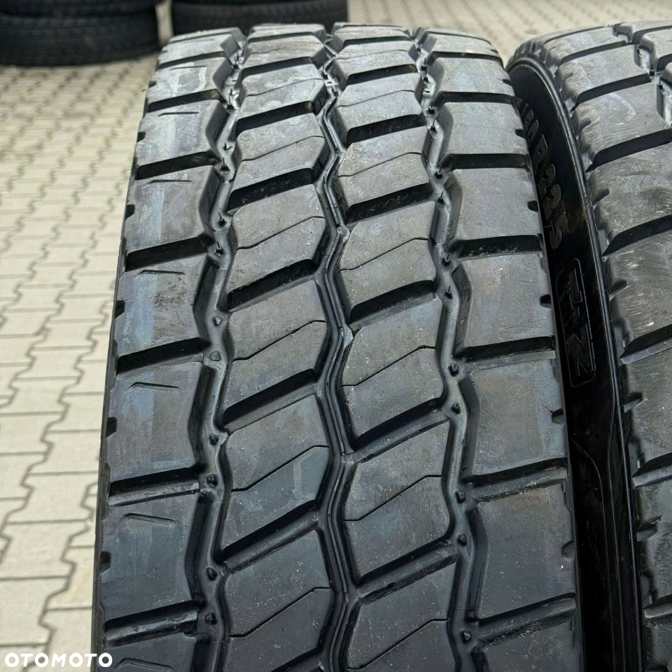 315/80R22.5 MICHELIN NAPĘD KOMPLET OPON NAPĘDOWYCH TYŁ 9-13mm TK557A - 2