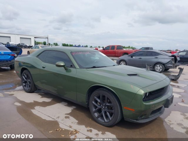 Dodge Challenger - 1