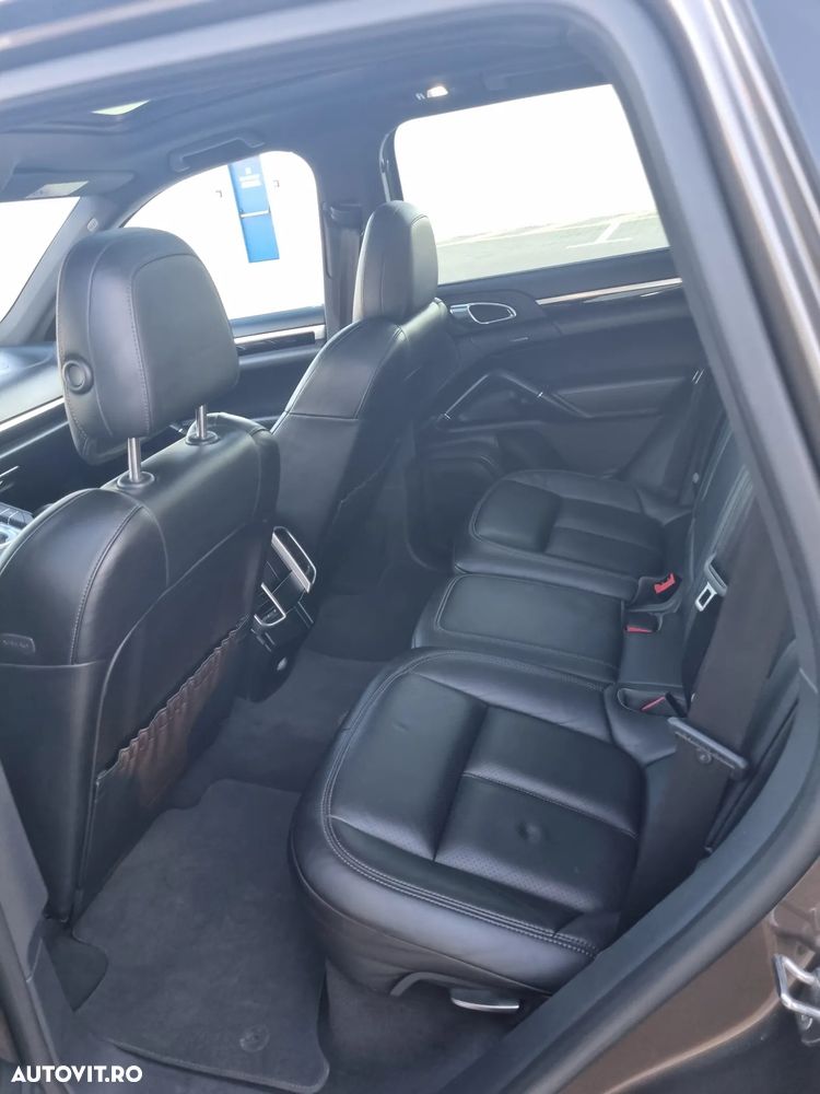 Porsche Cayenne 3.0 L - 14