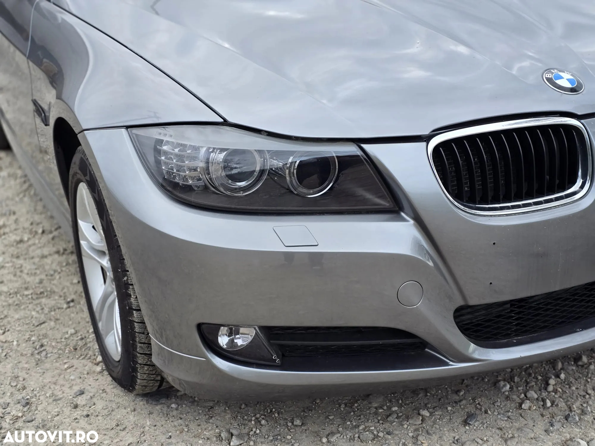 BMW Seria 3 320d xDrive DPF Touring - 6