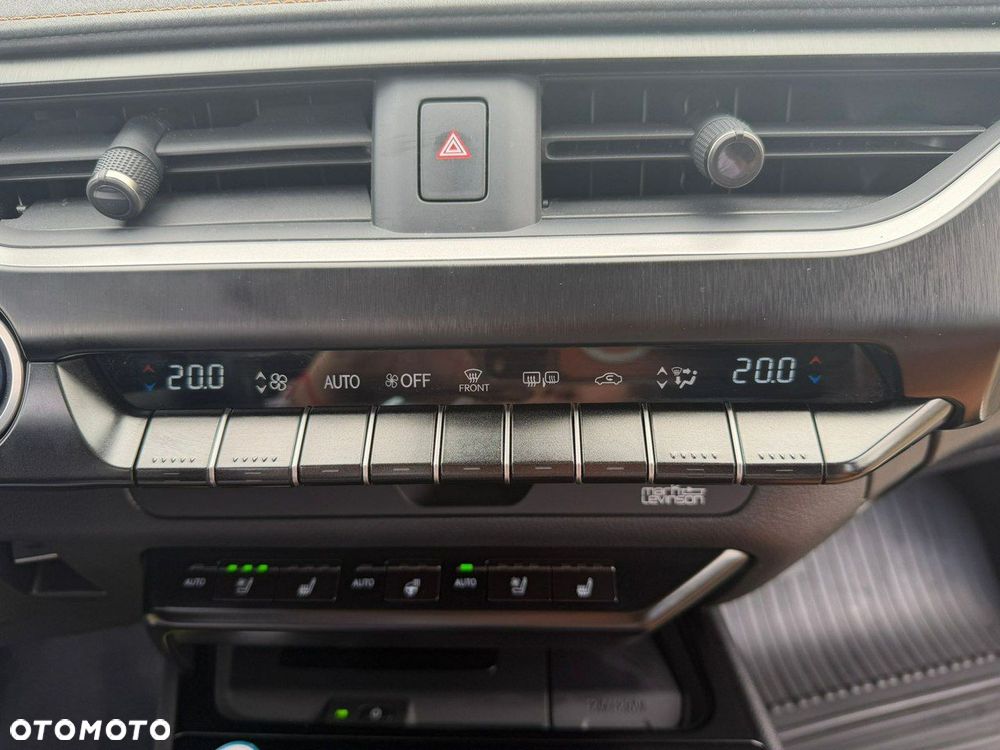 Lexus UX - 28