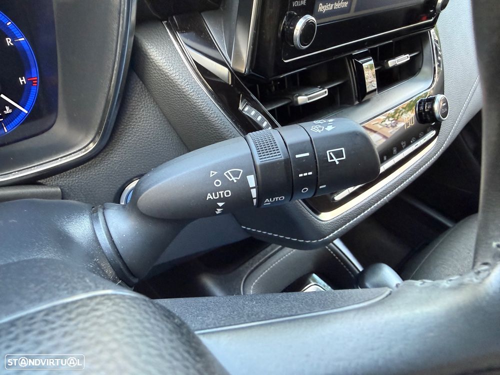 Toyota Corolla 1.8 Hybrid Square Collection - 23