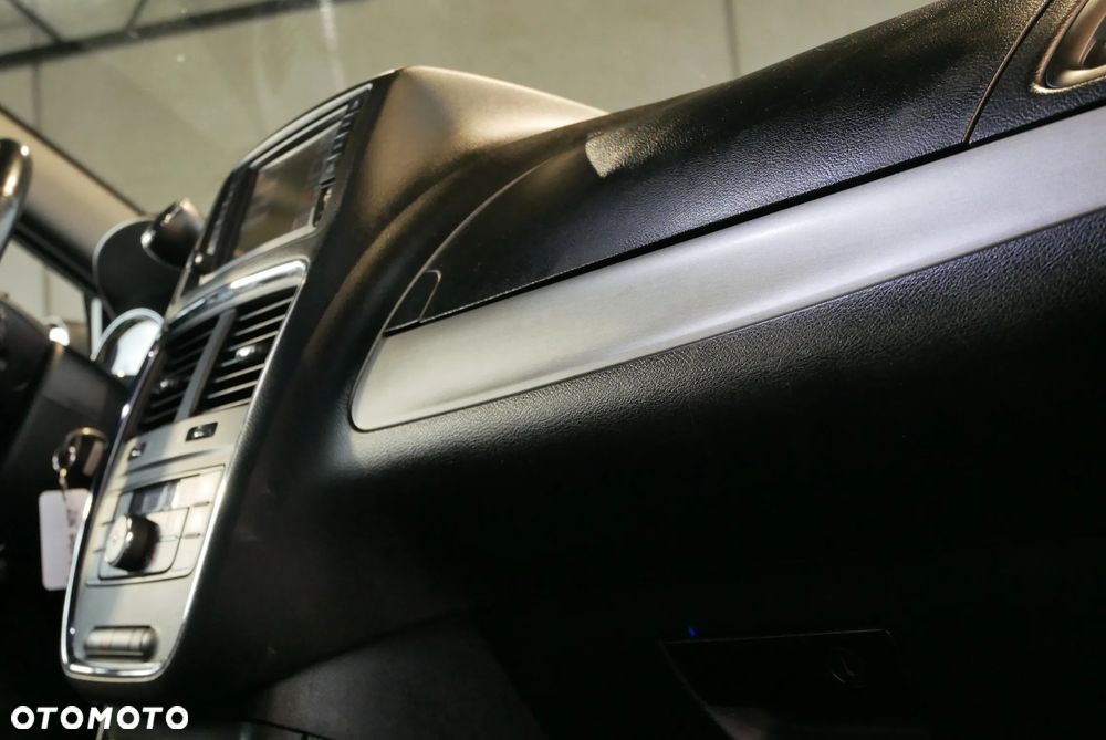 Dodge Grand Caravan - 24