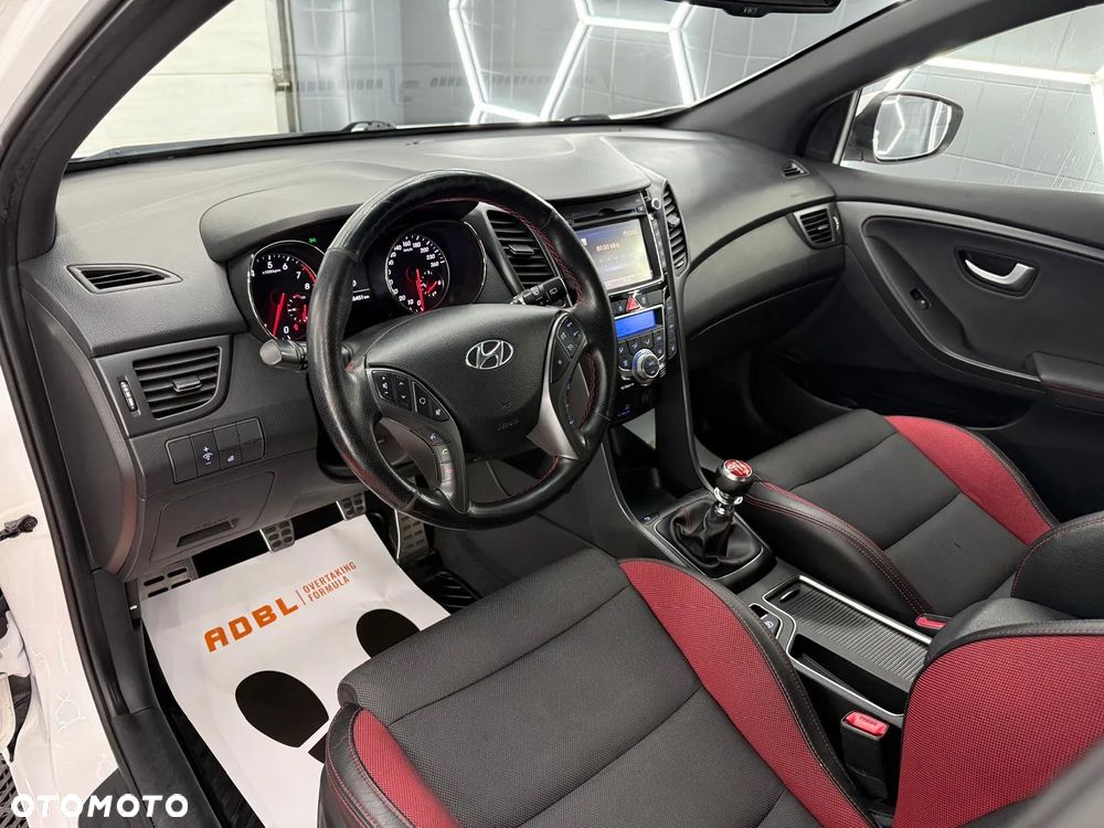 Hyundai i30 1.6 GDI Turbo Luxury - 24