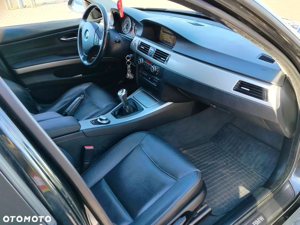 BMW Seria 3 318d DPF - 10