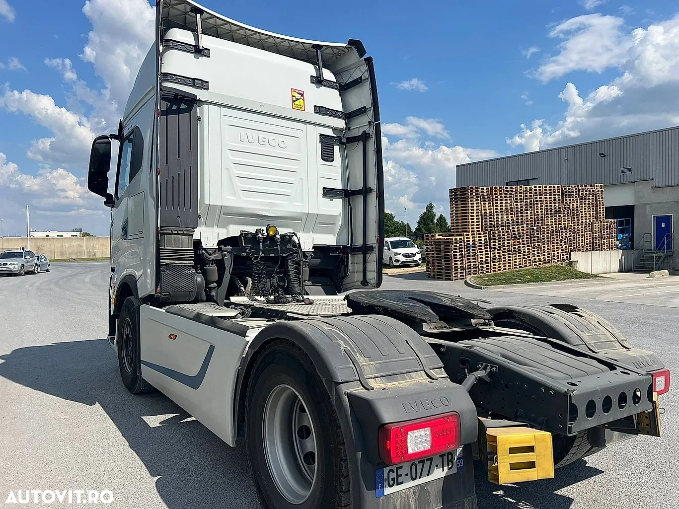 Iveco S-Way 570 - 8