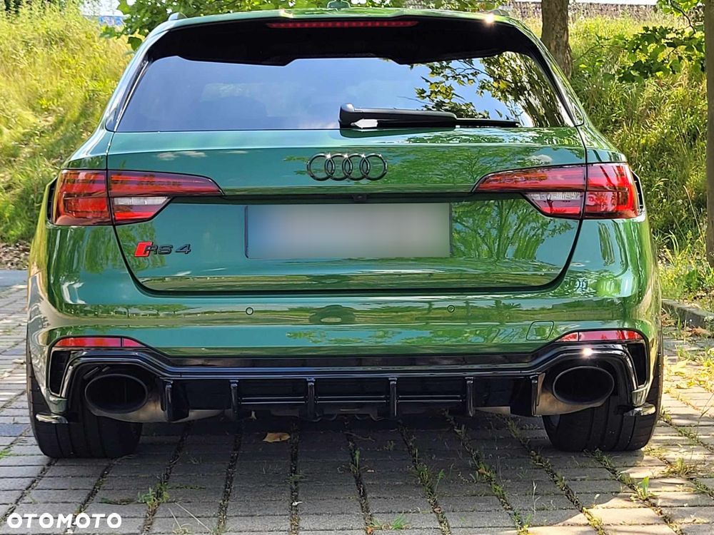 Audi RS4 Avant - 6